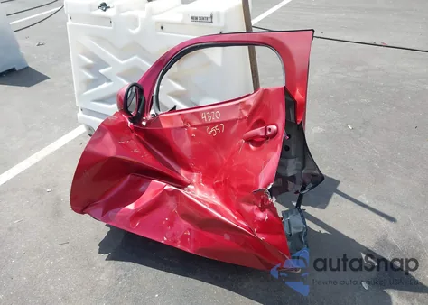 2010 Nissan Cube 1.8S z USA, uszkodzony, nr VIN JN8AZ2KR7AT153187